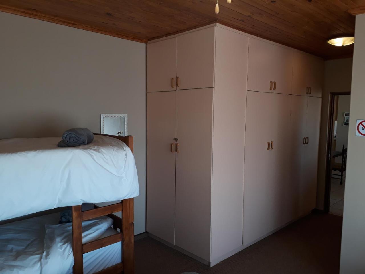 Starfish Guesthouse Luderitz ภายนอก รูปภาพ